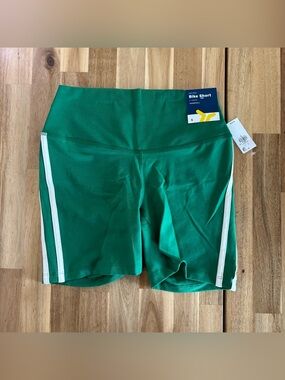 NWT Old Navy Powerchill Bike Shorts